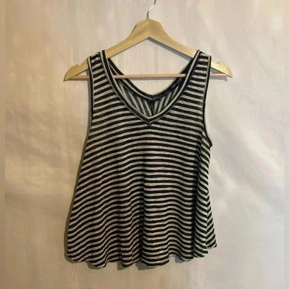 One clothing‎ tank top